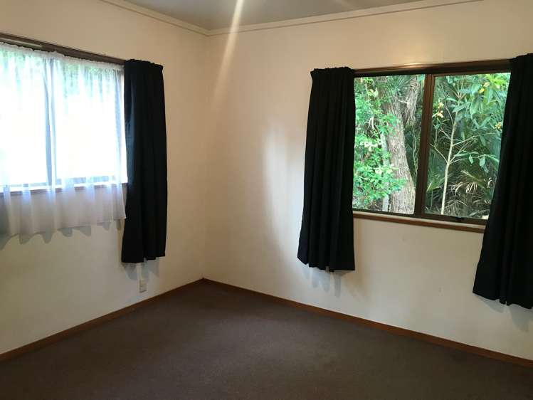 136 Victory Road Laingholm_4