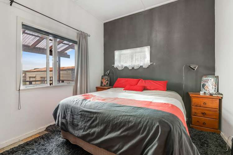 24 Jean Place Stanmore Bay_11