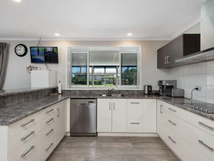 10 Twin Oak Avenue Papamoa Beach_4
