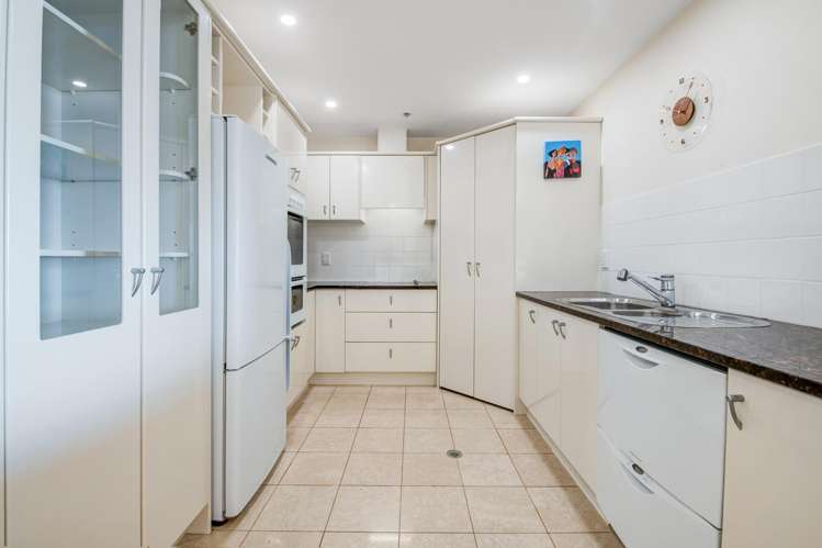 5B/175 Hurstmere Road Takapuna_17