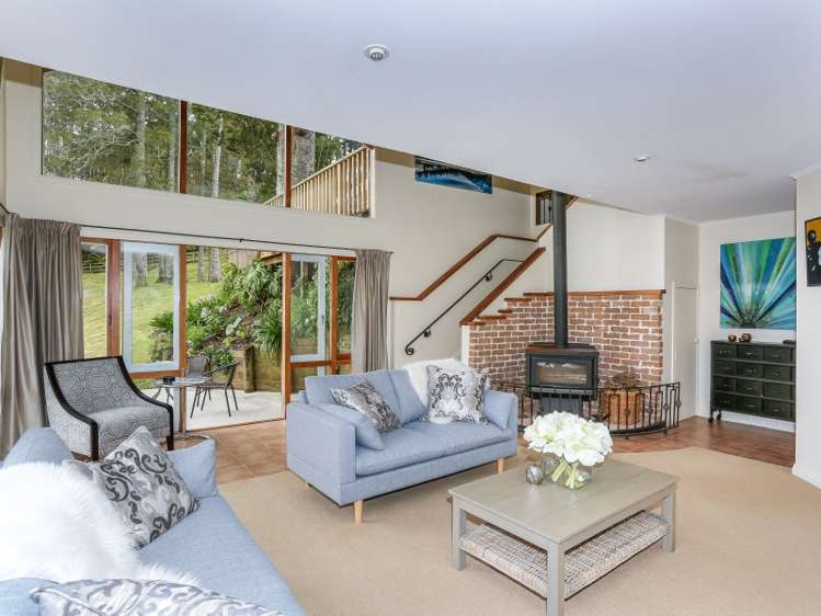 585 Monument Road Clevedon_6