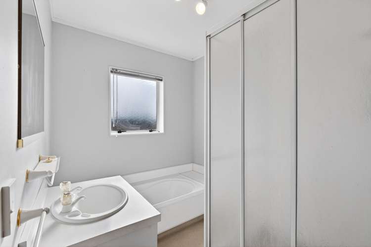 58B Whiting Crescent Greenmeadows_8