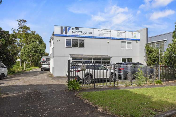 8 Riverbank Road New Lynn_5