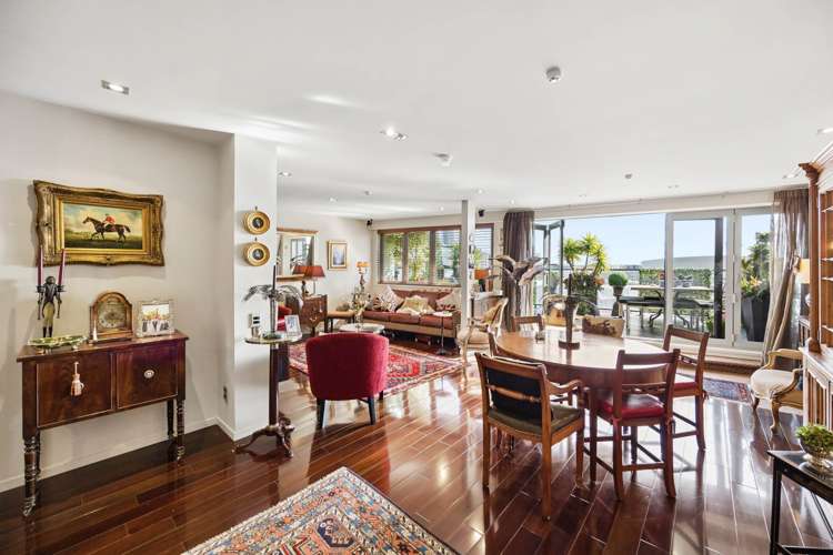 4B/10 Augustus Terrace_5