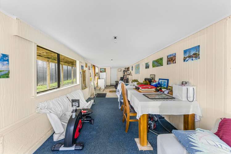 4233 Great North Road Glendene_23