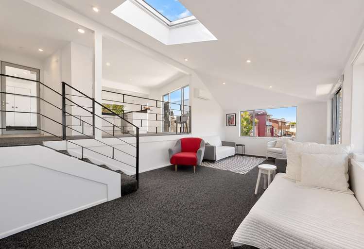 2/9 Sunset Road Totara Vale_6
