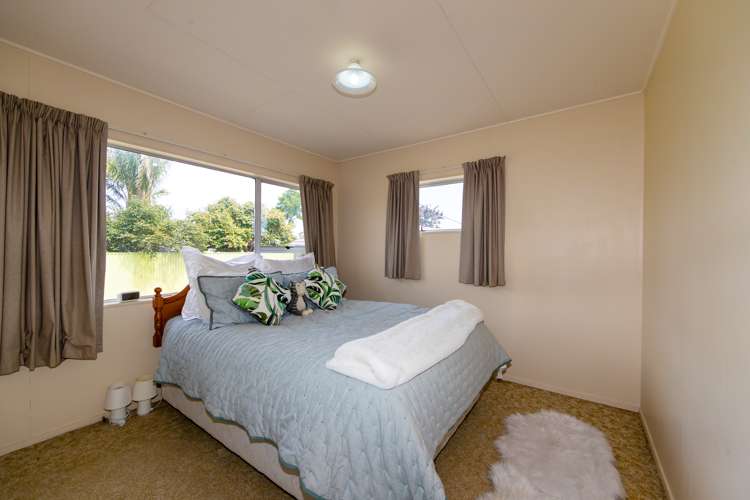 14 Sutton Avenue Clive_5