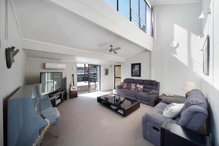 2/2 Corolu Place Conifer Grove_6