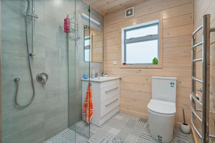 107 Benjamin Place Matarangi_11