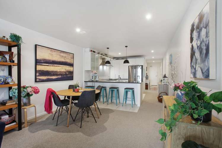 2b/12 Seaway Road Clarks Beach_27