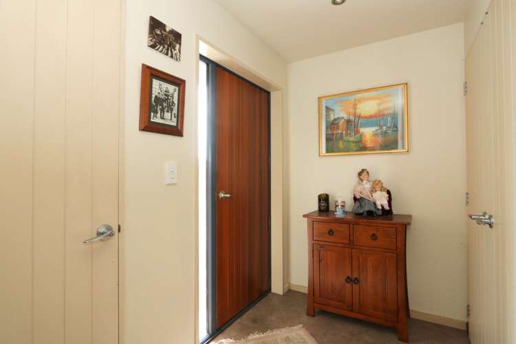 9 John Street Riverton_13