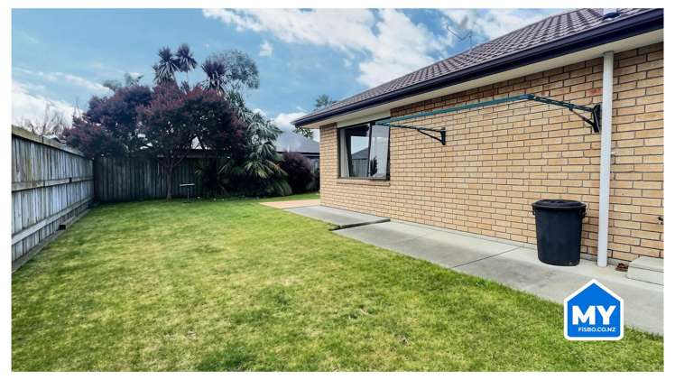 215 Frimley Oaks Frimley_13