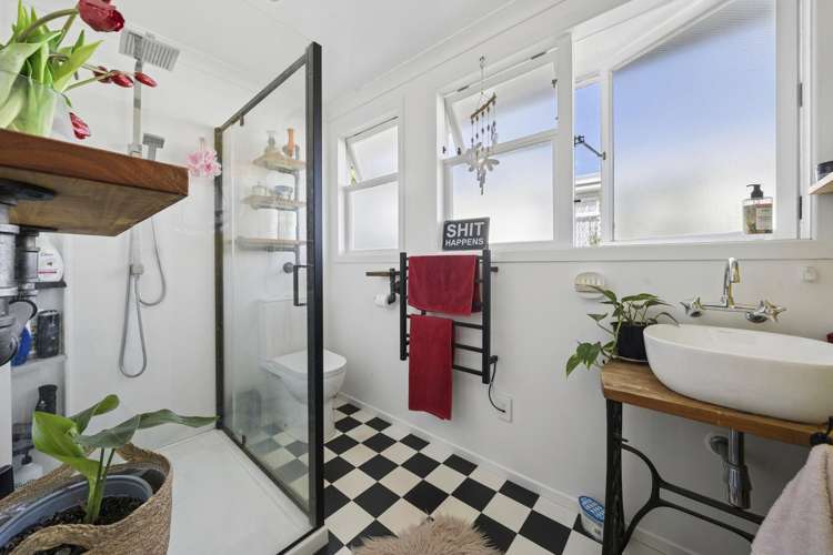 21 Pencarrow Crescent Wainuiomata_12