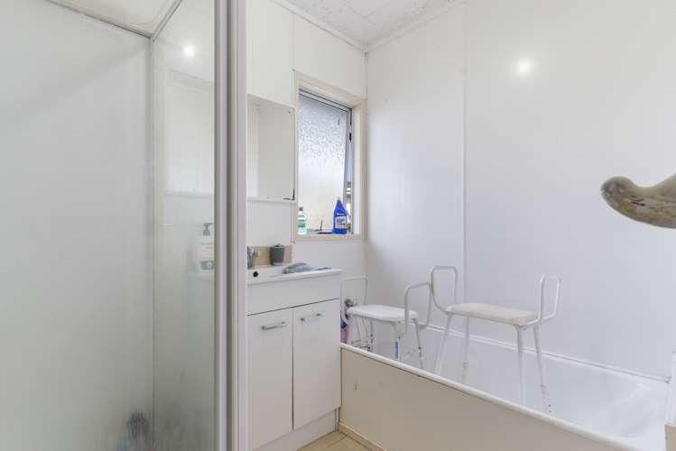 476 Roscommon Road Clendon Park_18