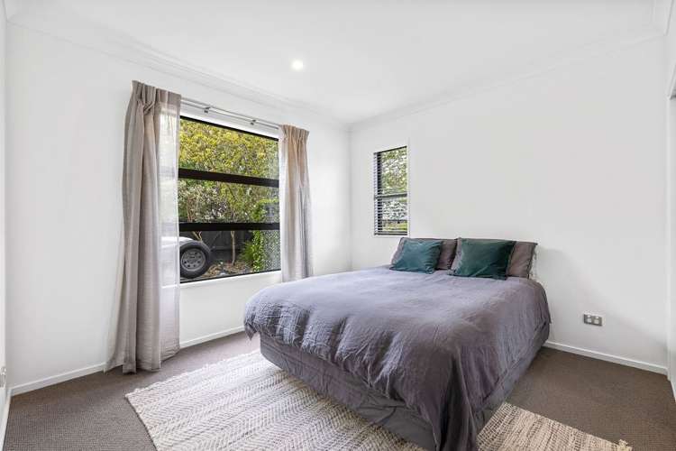 2 Araucana Way Burwood_11