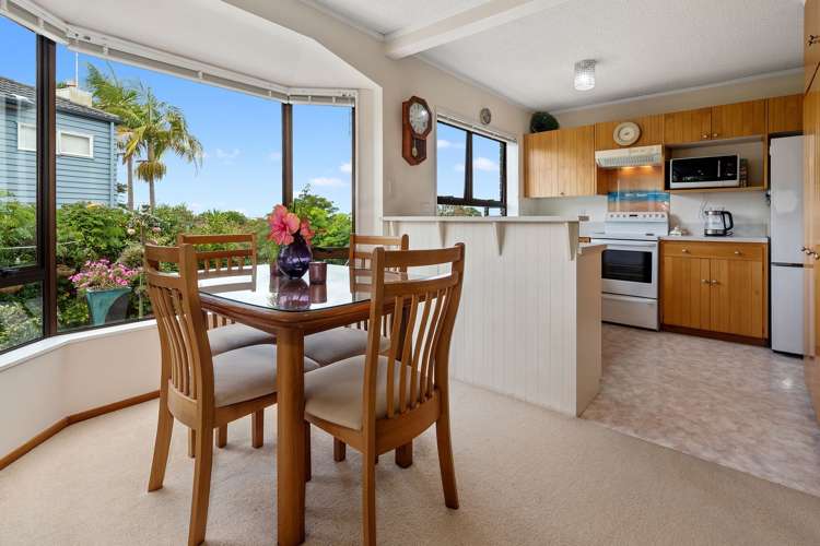 2/2 Law Street Torbay_8