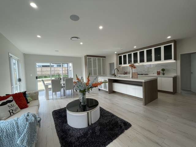 5 Rossbeg Lane Flat Bush_4