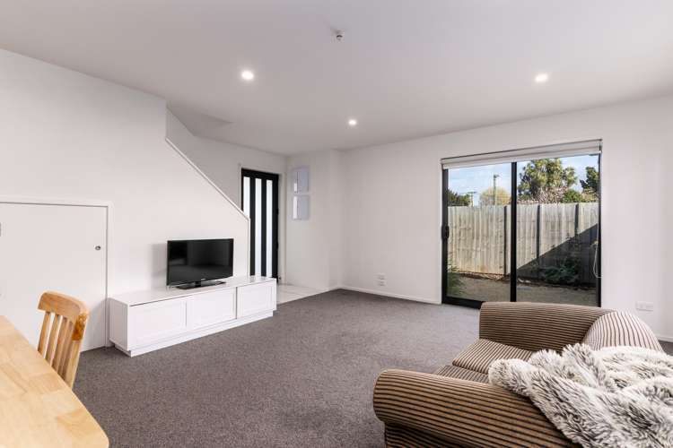 Unit 1/21 Hargest Crescent_4