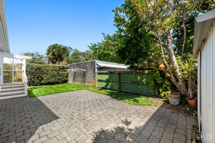 2 Sherwood Street Woburn_17