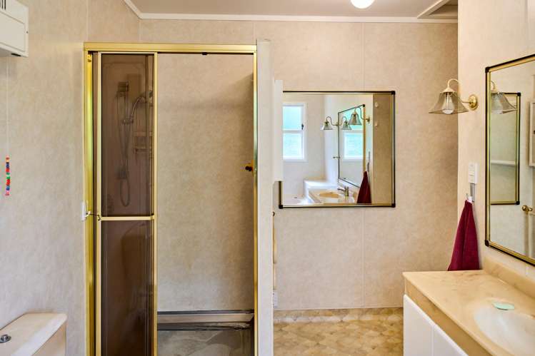 17 Annan Grove Papakowhai_12