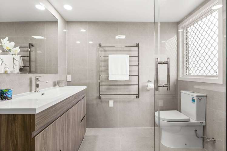 11 Headcorn Place Botany Downs_5