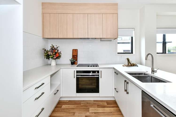 2/75 McAnnalley Street Manurewa East_2