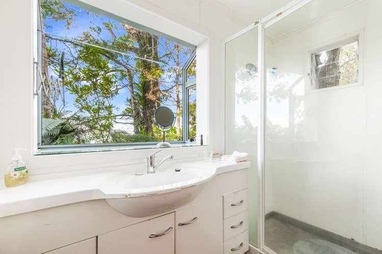 98 Scenic Drive Titirangi_14