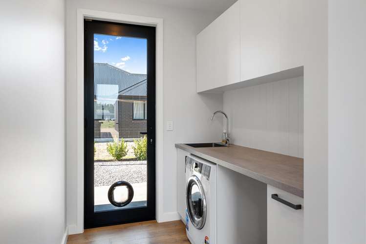 64 Summers Road Darfield_18