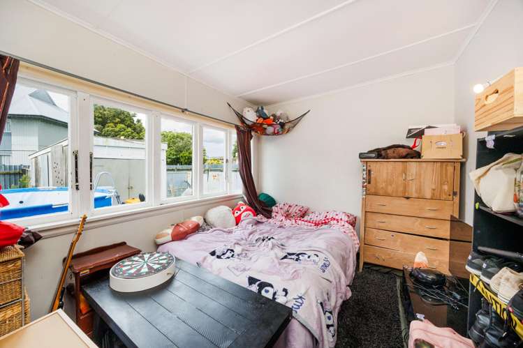 31 McGiffert Street Palmerston North Central_13