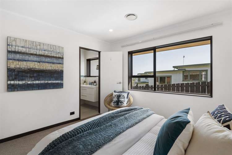 1/870 Beach Road Waiake_13