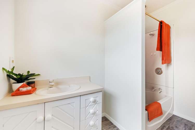 2/16 Newall Avenue Stoke_11