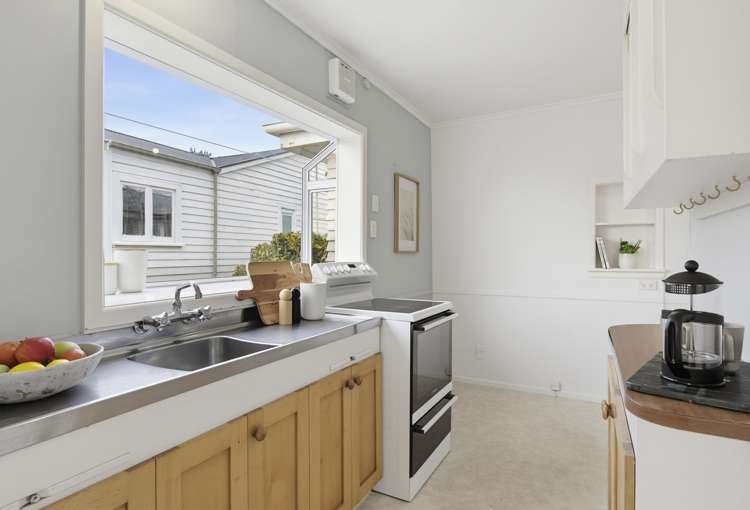 42 Tarawera Road Johnsonville_7