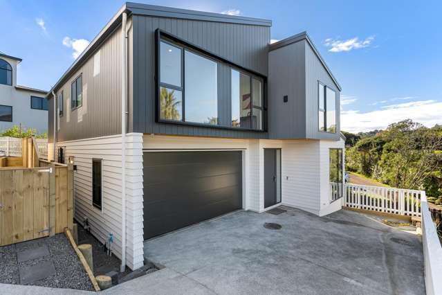 Rare 5-Bedroom Family Gem in Torbay!