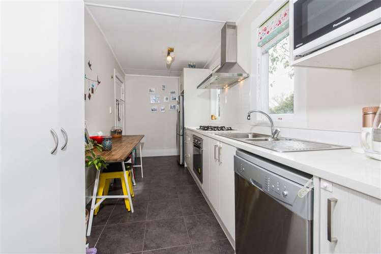 7 Craigbank Avenue New Lynn_6