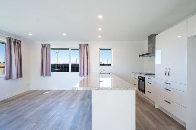 11a McGlashen Street_4