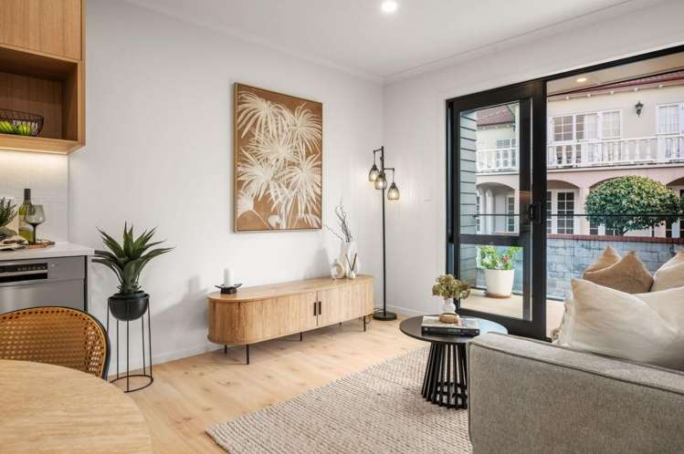 3/143 Clarence Street_3