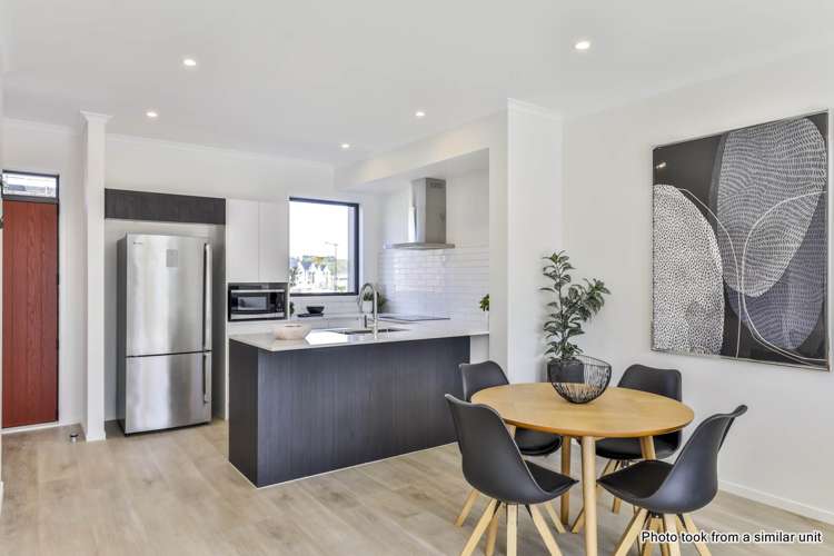 25E Henry Taylor Rise Milldale_8