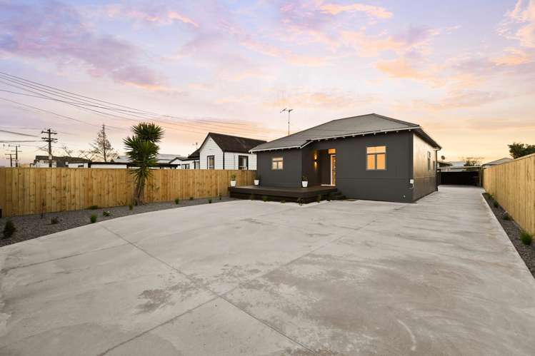 70 Higgins Road_1