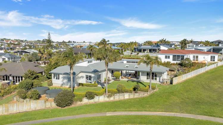 9 Intrepid Crescent Beachlands_37