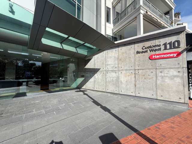 110 Customs Street West City Centre_2