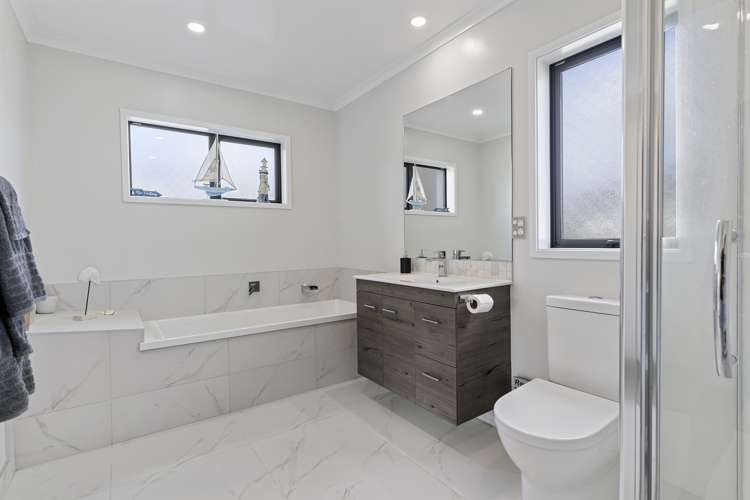 52 Colonial Drive Silverdale_10