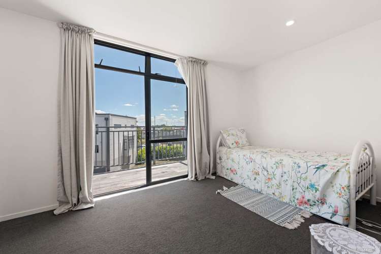 18/6 Ambrico Place New Lynn_12