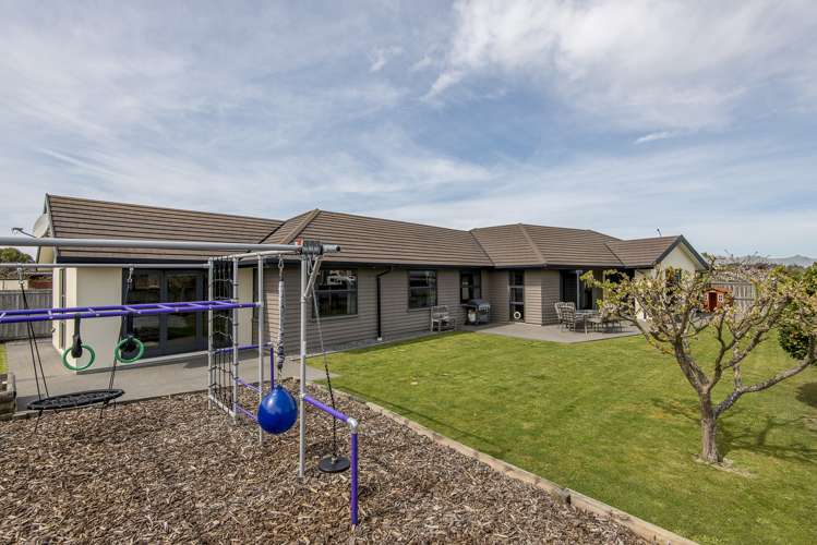 2 Flaxon Place Burwood_25