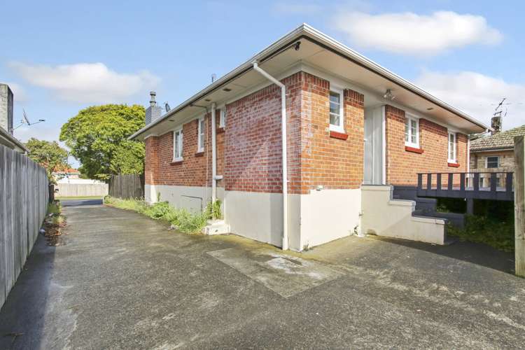 52 Churchill Avenue Manurewa_17