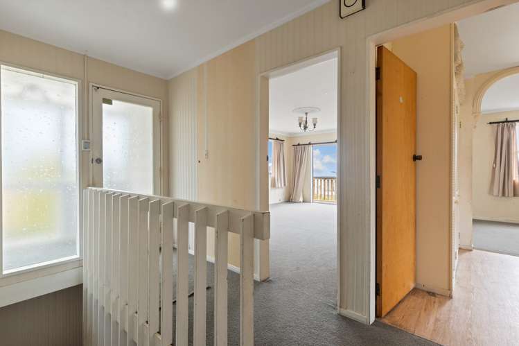 8 Waiwera Crescent Maupuia_2