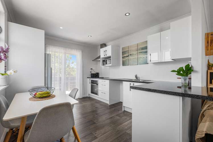 15A Baycroft Avenue Parkvale_5