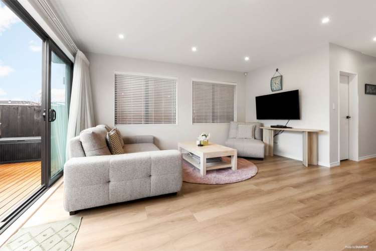 64 Joshua Carder Drive Hobsonville_4