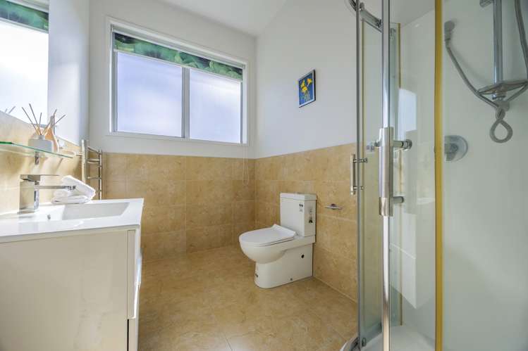 2 Myra G Place Stanmore Bay_16