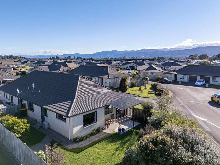 1 Ashmore Park Road Carterton_17