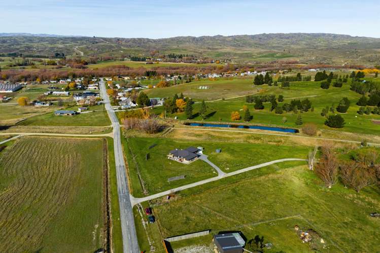 13 White Road Omakau_17